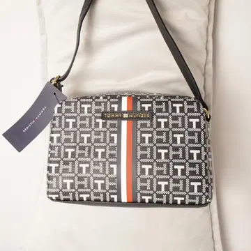 타미힐피거 숄더백