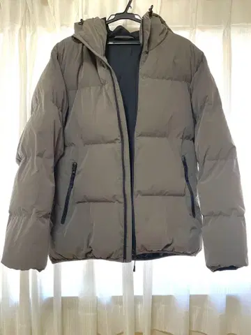 컨디션 최상 GU 후드 패디드 자켓 L 사이즈 (실질 LL 사이즈)