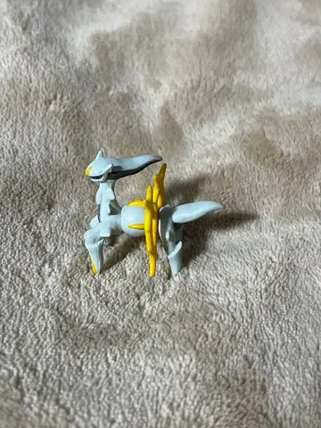 아르세우스 포켓몬 클리핑 피규어?