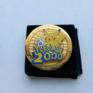 포켓몬 센터 기념 핀 배지 2000