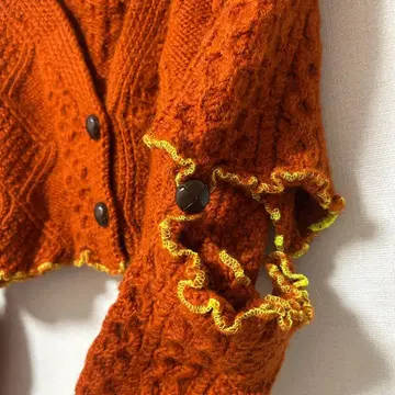 [ 리메이크품 ] 오렌지 니트 숏 기장 가디건