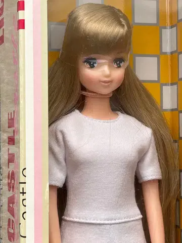 리카짱 캐슬 2022년 고베 산노미야 BASIC 모델 로라