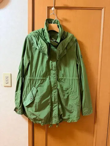 TATRAS 올리브 그린 후드 부착 마운틴 후드티