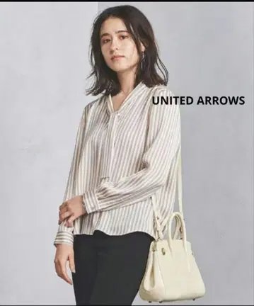 UNITED ARROWS UBCB 런던 스트라이프 보타이 블라우스