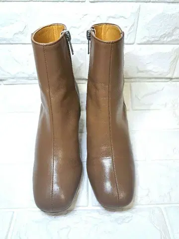 컨디션 최상 CHEMBUR 브라운 가죽 중간 힐 부츠 35/22.5