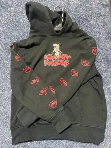 LOW BLOW KNUCKLE 후드티 블랙