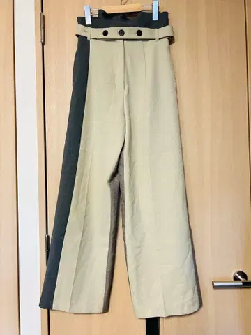 UNITED TOKYO 벨티드 투 페이스 팬츠