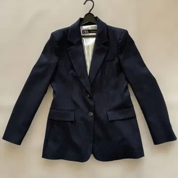 새상품 미사용 ZARA 자켓 M 사이즈 2025년 구매