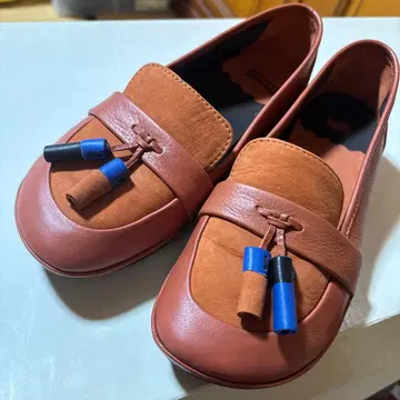 캠퍼 오렌지 플랫슈즈