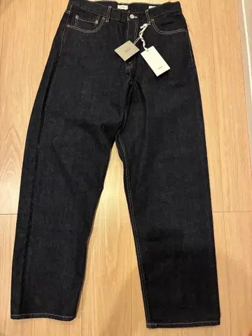 새상품 미사용 시오타 그라프 페이퍼 별주 데님 네이비 사이즈 2