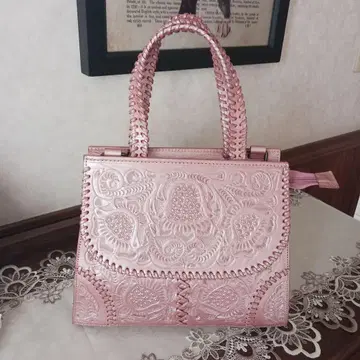 그레이스 콘티넨탈 카빙 트라이브스 사첼백