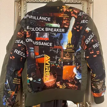 미사용급 새상품급 AVIREX MA-1 카키 백 그래픽 디자인 M