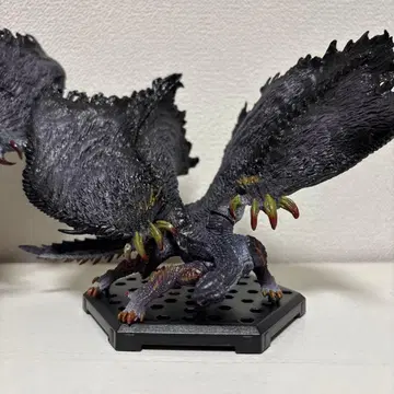 몬스터 헌터 고어 마갈라 피규어