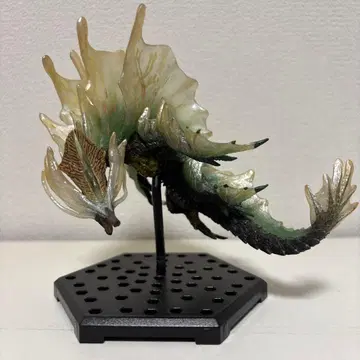 몬스터 헌터 아마츠 마가츠치 피규어