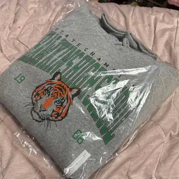 GU 기묘한 이야기 후드티 L 사이즈 미사용 새상품 가격 인하 불가