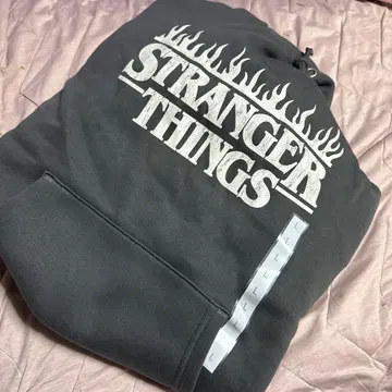 GU 기묘한 이야기 후드티 L 사이즈 미사용 새상품 가격 인하 불가.