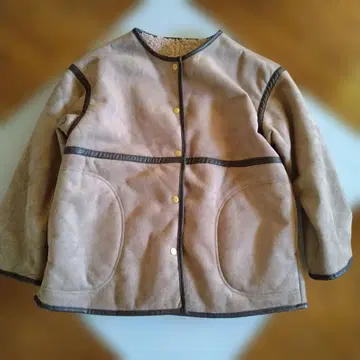 택 포함 새상품 엘렌카레듀에 무스탕 노카라 코트 모카 베이지 보아 안감