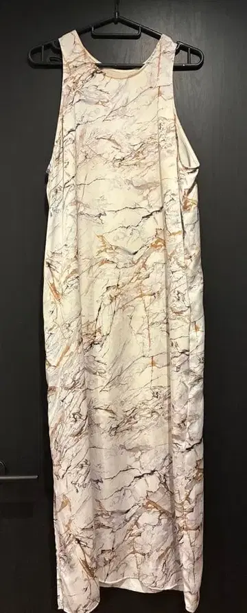 Stunning Lure 대리석 무늬 슬리브리스 원피스