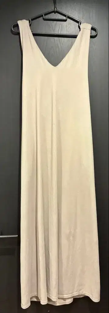 베이지 슬리브리스 롱 원피스