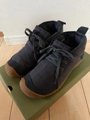 KEEN 하우저 퀼팅 보아 처카 23.5