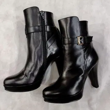 새상품 LOUNIE 버클 숏부츠 사이즈 23cm 블랙