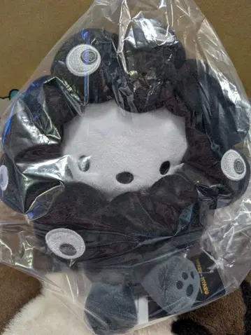 블랙 미야쿠미야쿠 산리오 포차코