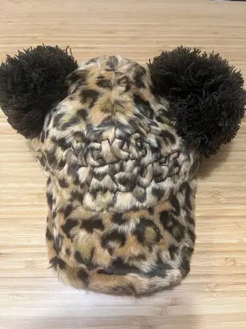디즈니 레오파드 무늬 폼폼 팬캡
