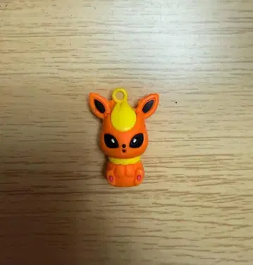 이브이 피규어형 스트랩 오렌지