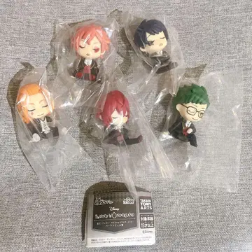 트위스테 어깨 쿵 피규어 하트 라빌