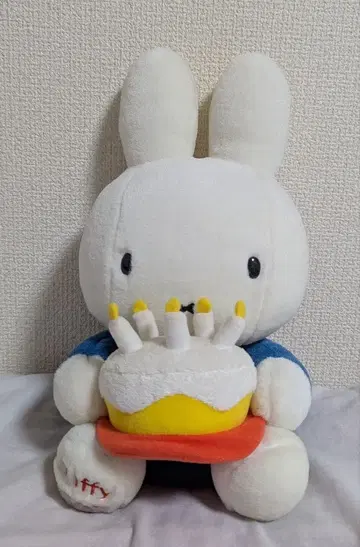 세키구치 미피 봉제 인형 50주년 벌스데이 케이크