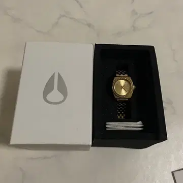 가격 인하! NIXON SMALLTIMETELLER 골드 크리스탈