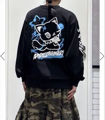 로데오 크라운 산리오 콜라보 애드 로자 맨투맨