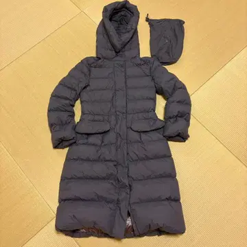 유니클로 +J 울트라 라이트 다운 후디드 코트 퍼플 S