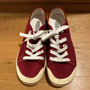 KEEN 빨간색 캔버스 스니커즈