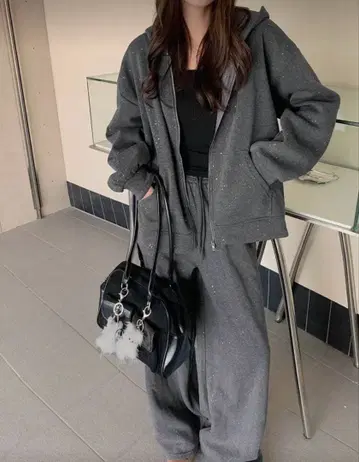 반짝이는 라메 맨투맨 셋업