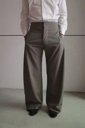 Morgane Krischer curve pant