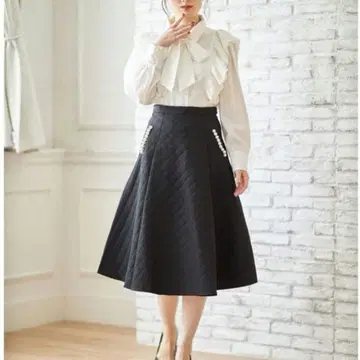 플레어 스커트 블랙 펄 tocco closet 블랙 퀼팅