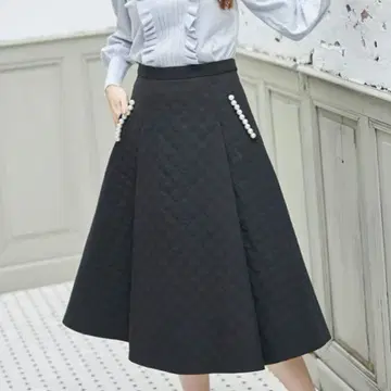 tocco closet 포켓 펄 장식 퀼팅 턱 플레어 스커트