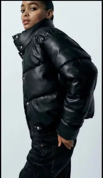 새상품급 자라 인조 가죽 퍼프 자켓 (여름 한정 가격)
