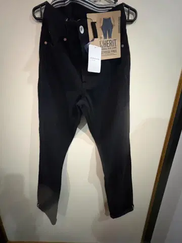 INHERIT 블랙 데님 팬츠