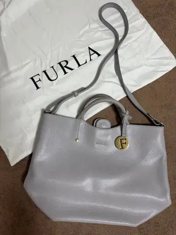 [ 가격 인하 ] FURLA 라이트 그레이 숄더백 핸드백 토트백