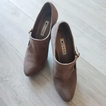 DIANA 브라운 스웨이드 부티 숏부츠 23cm