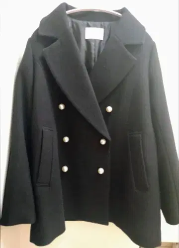 새상품급 쿠튀르 브로치 펄 버튼 코트 40(L) 사이즈