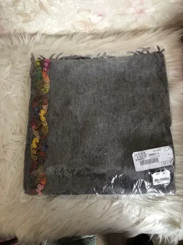 그레이 자수 스톨