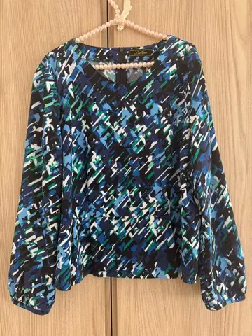 [ 레리안 13+ 새상품급 ] 긴팔 상의