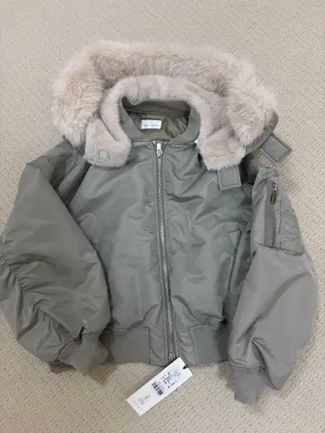 완판템 새상품 이에나 upper heights THE U-2 HOODIE