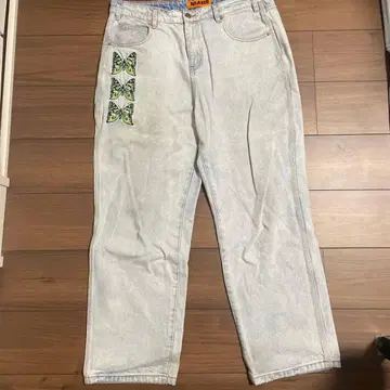 Butter goos 버터플라이 자수 데님