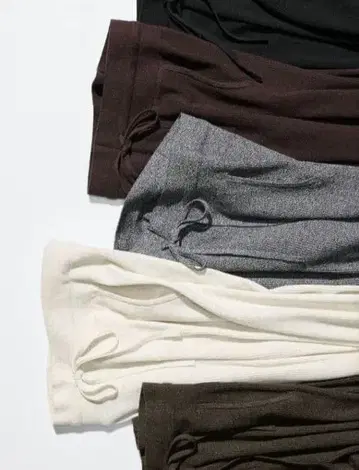 유니클로 워셔블 니트 립 팬츠