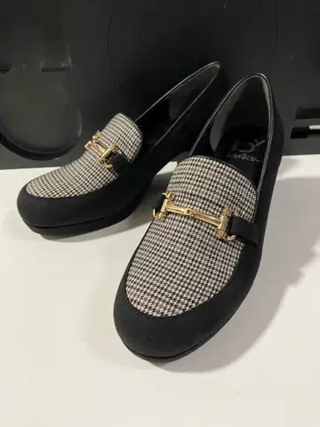 키다리 아저씨 펌프스 힐 하운드투스 체크 패턴 비트 로퍼 블랙 24cm