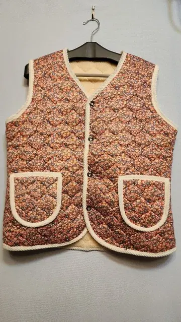 꽃무늬 퀼팅 베스트